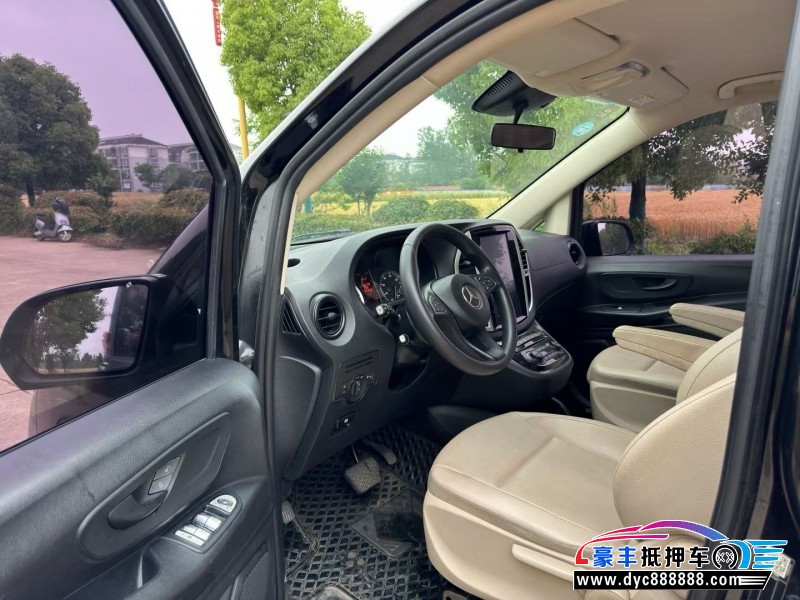20年奔驰威霆轿车抵押车出售