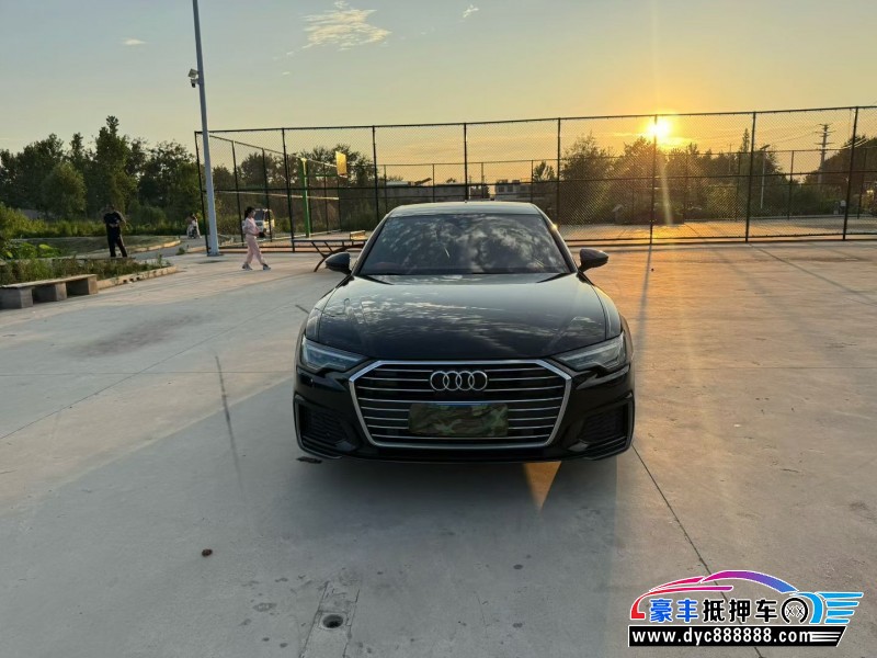 抵押车出售19年奥迪A6L轿车