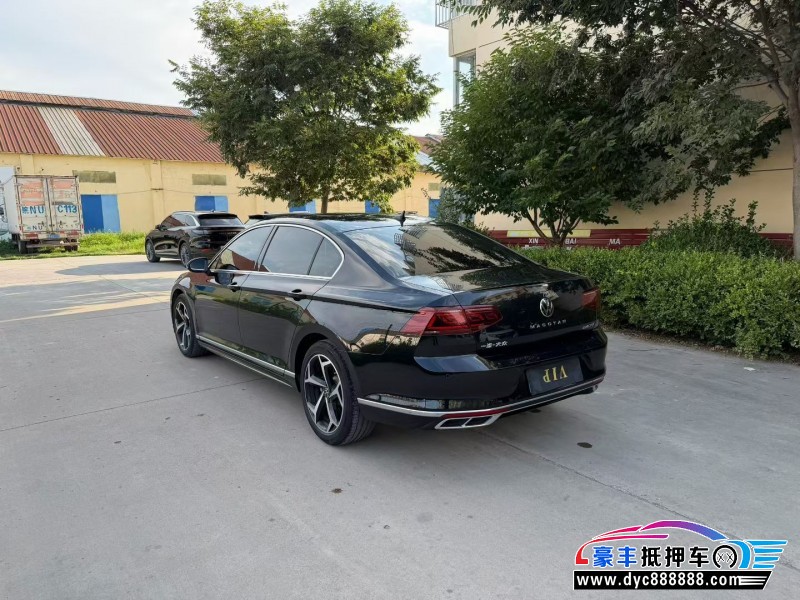 25年大众迈腾轿车抵押车出售
