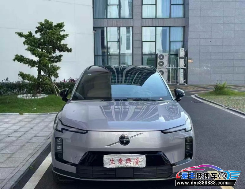 26年沃尔沃XC70轿车抵押车出售