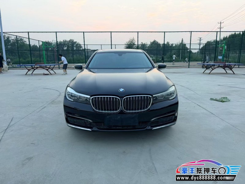 抵押车出售17年宝马7系轿车
