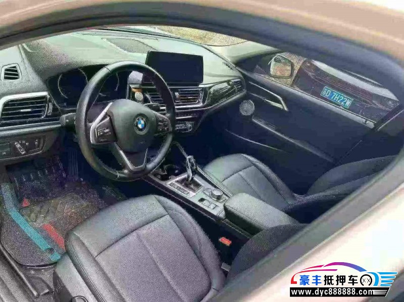 21年宝马1系轿车抵押车出售