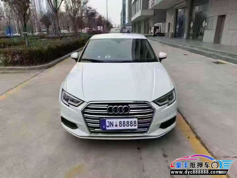 抵押车出售19年奥迪A3轿车
