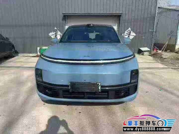 抵押车出售22年理想L9轿车
