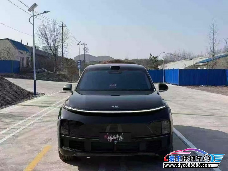抵押车出售22年理想L9轿车