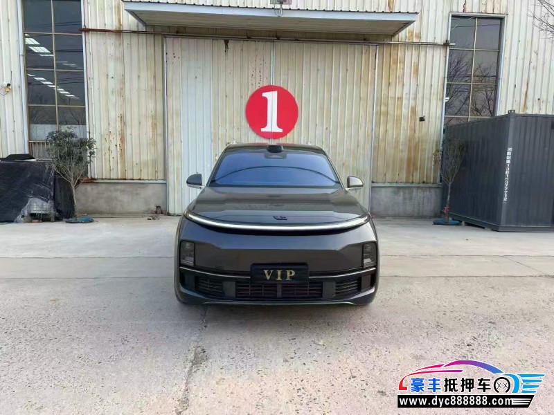 抵押车出售23年理想L9轿车