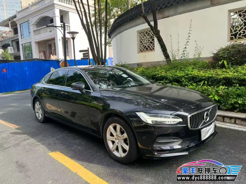 17年沃尔沃S90轿车抵押车出售
