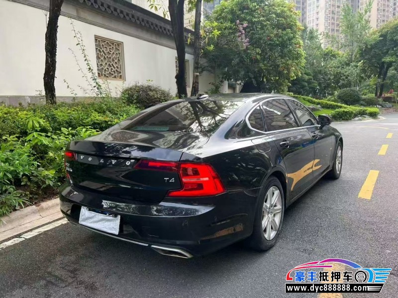 17年沃尔沃S90轿车抵押车出售