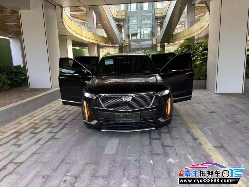 抵押车出售21年凯迪拉克xt6轿车