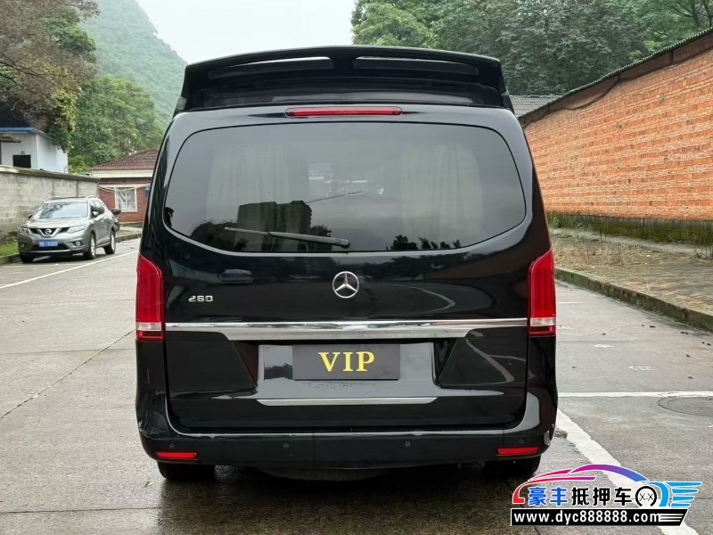 17年奔驰V轿车抵押车出售