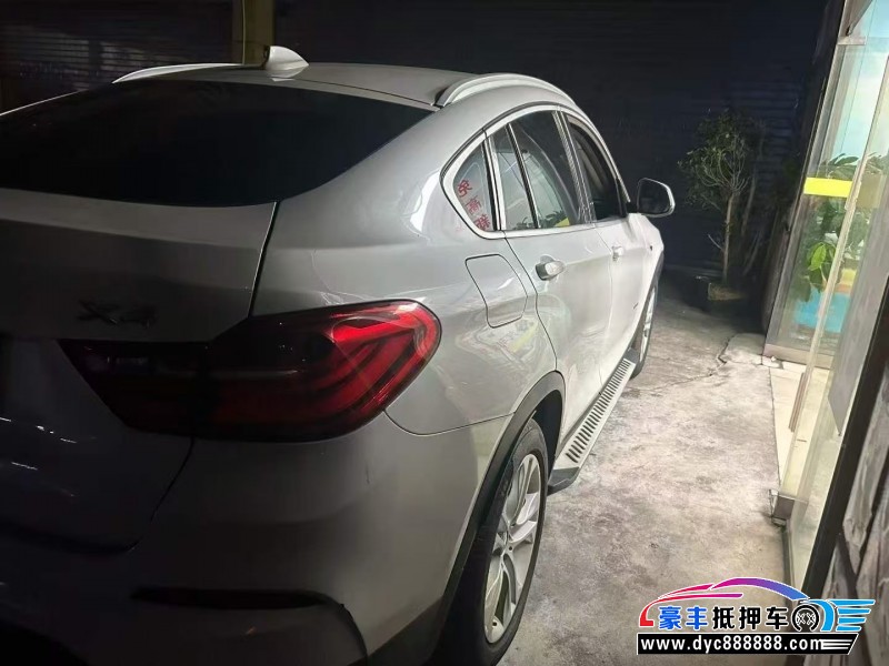19年宝马X4轿车抵押车出售