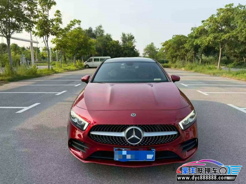 抵押车出售19年奔驰A轿车