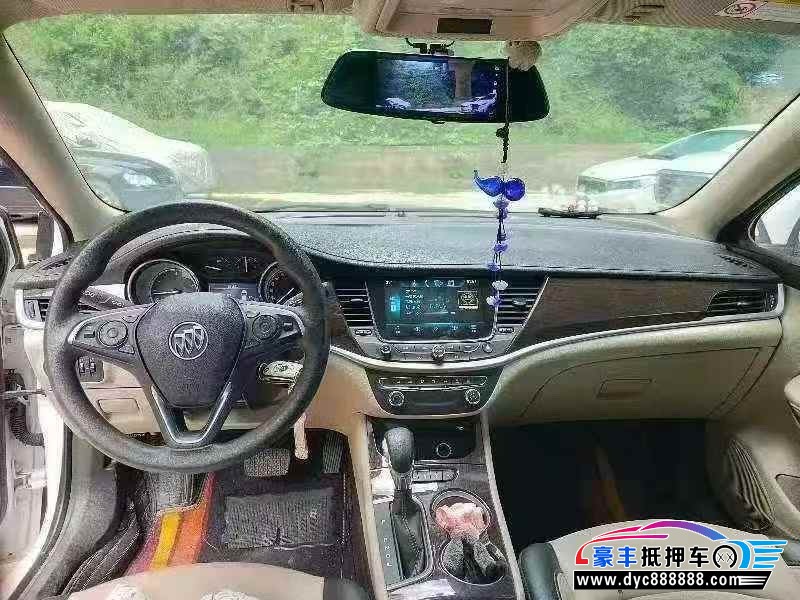 18年别克威朗轿车抵押车出售