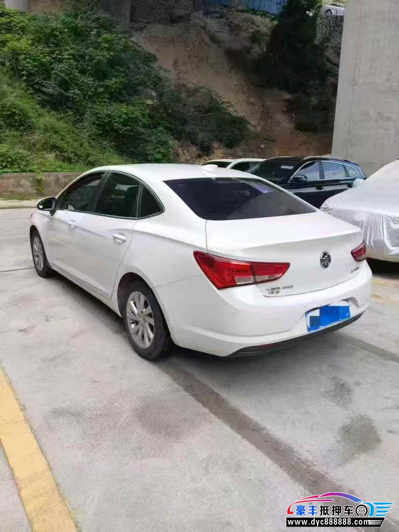18年别克威朗轿车抵押车出售