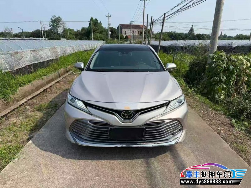 抵押车出售21年丰田凯美瑞轿车