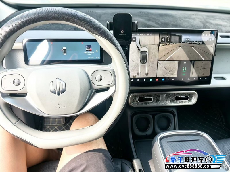 25年零跑B10轿车抵押车出售