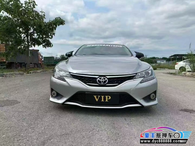 抵押车出售13年丰田锐志轿车
