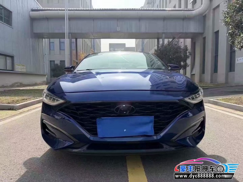 抵押车出售19年现代菲斯塔轿车