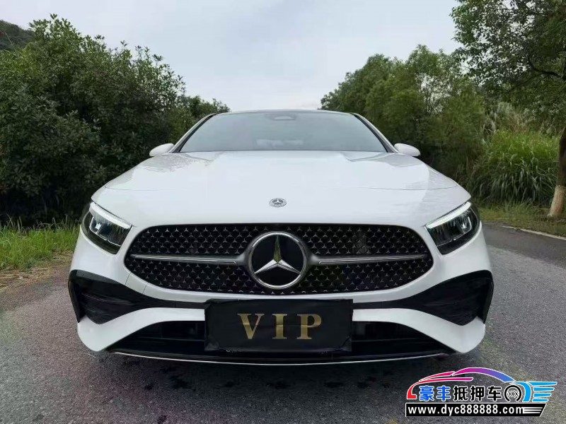 抵押车出售25年奔驰A轿车