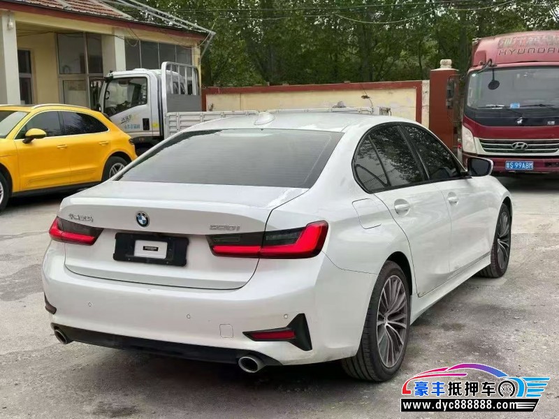 21年宝马3系轿车抵押车出售