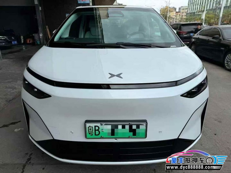 抵押车出售26年小鹏X9轿车