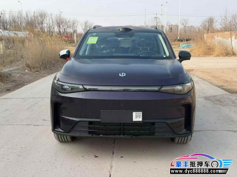 抵押车出售25年零跑C16轿车