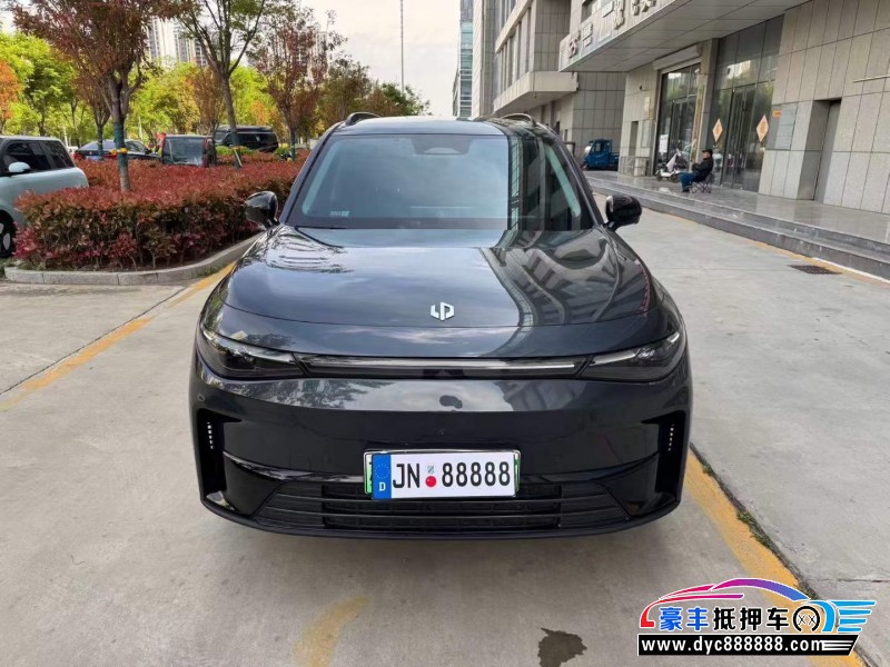 抵押车出售24年零跑C16轿车