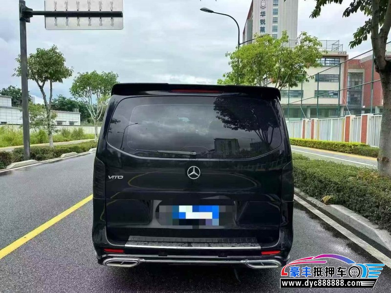 22年奔驰威霆轿车抵押车出售