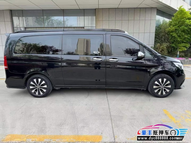 17年奔驰威霆轿车抵押车出售