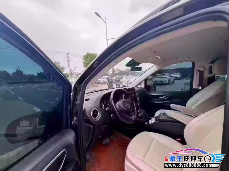 19年奔驰威霆轿车抵押车出售