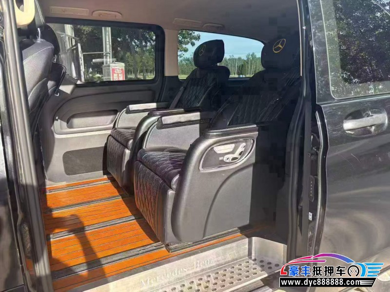 18年奔驰威霆轿车抵押车出售