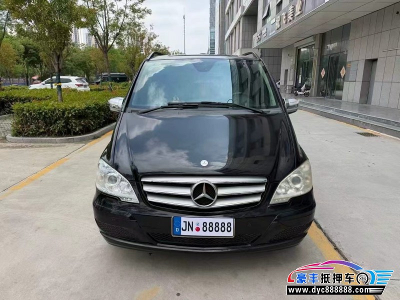 抵押车出售15年奔驰唯雅诺轿车
