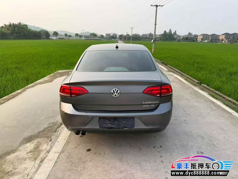 15年大众凌渡轿车抵押车出售