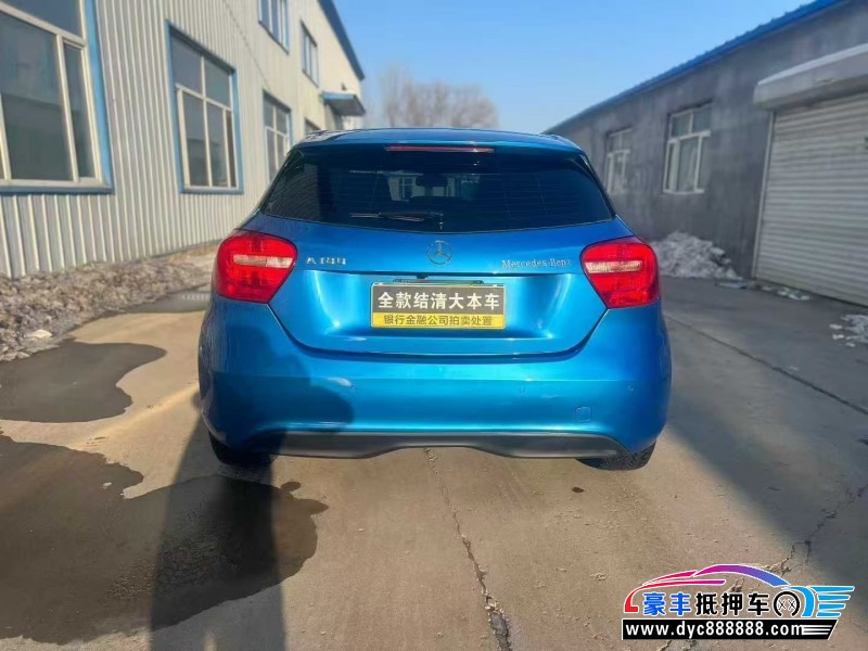 15年奔驰A轿车抵押车出售