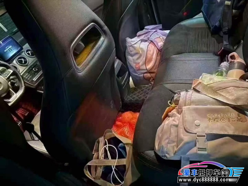 17年奔驰CLA轿车抵押车出售