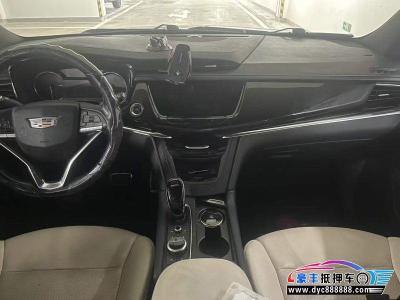 21年凯迪拉克xt6轿车抵押车出售