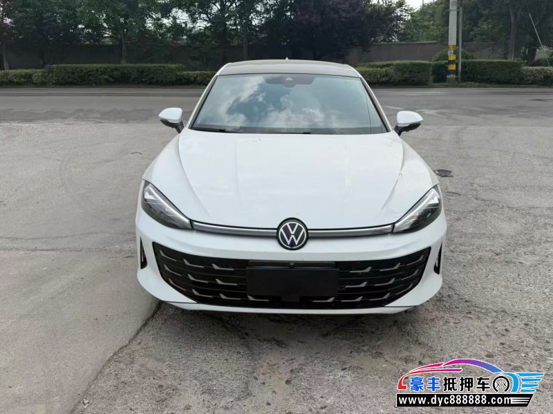 抵押车出售25年大众凌渡轿车