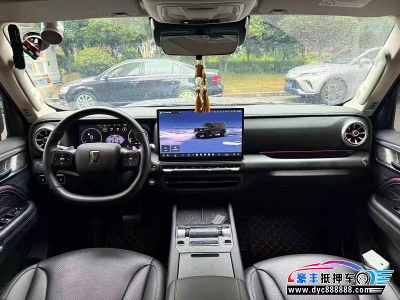 25年WEY坦克300轿车抵押车出售