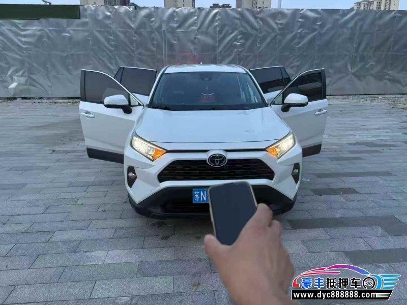 23年丰田RAV4轿车抵押车出售