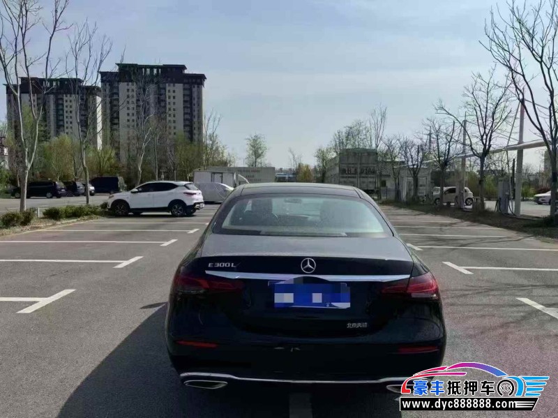 22年奔驰E轿车抵押车出售