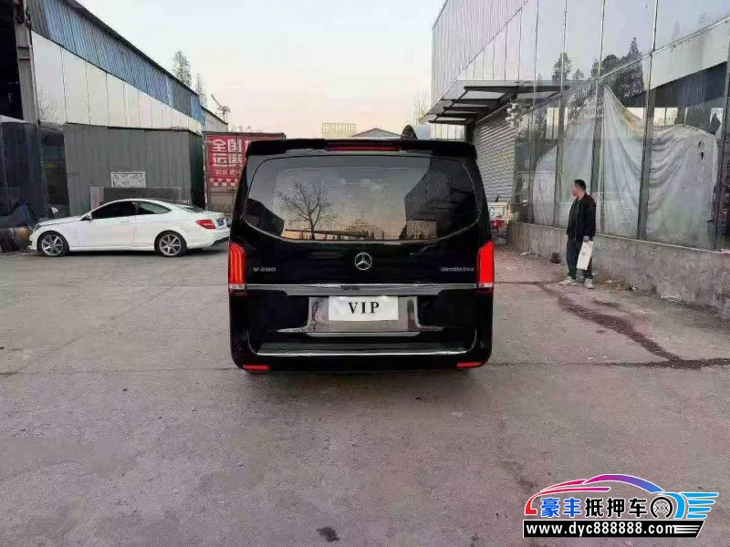 20年奔驰威霆轿车抵押车出售