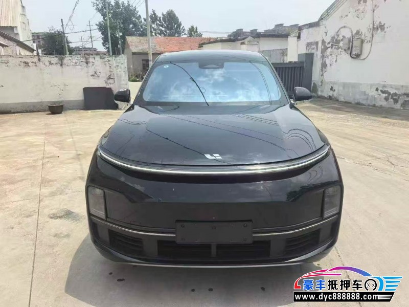 抵押车出售24年理想L8轿车