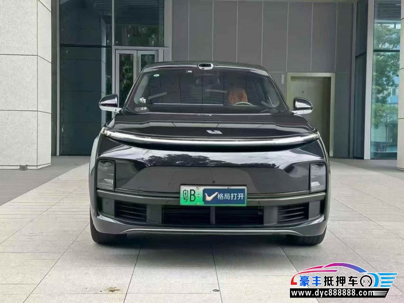 抵押车出售25年理想L8轿车