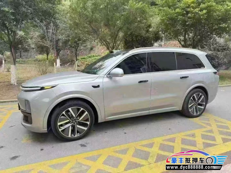 23年理想L9轿车抵押车出售