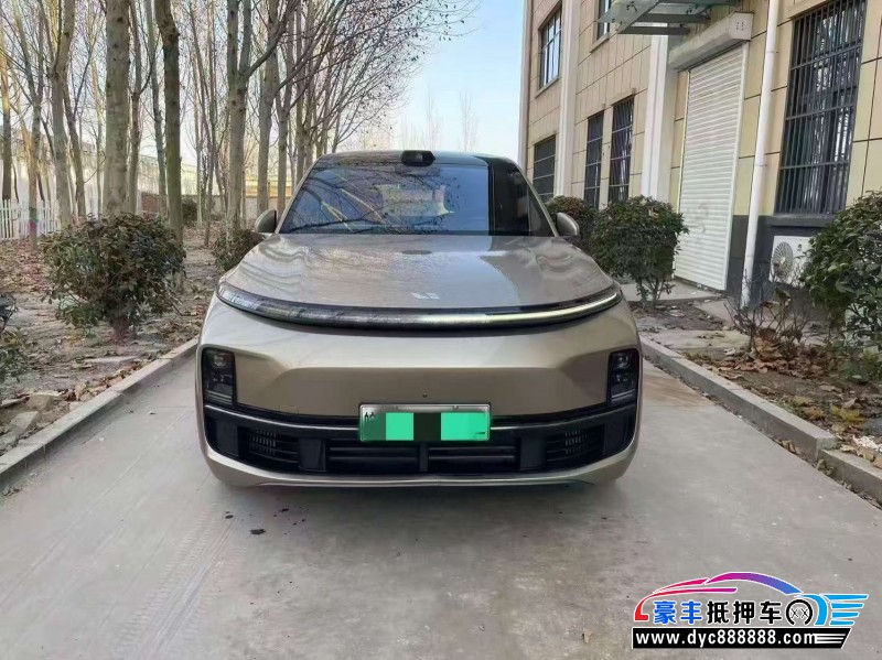 抵押车出售23年理想L9轿车