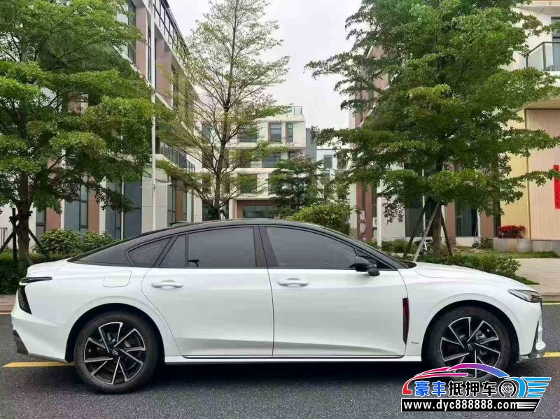 25年红旗H6轿车抵押车出售