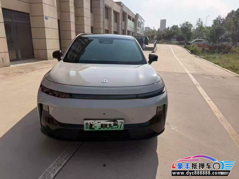25年零跑B10轿车抵押车出售