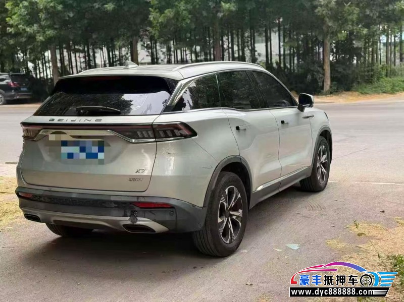 22年北京x7轿车抵押车出售
