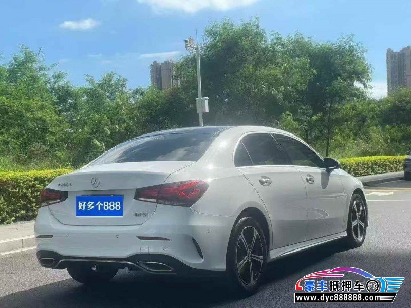 23年奔驰A轿车抵押车出售
