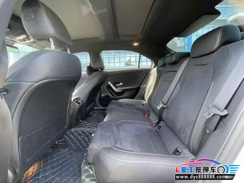 23年奔驰A轿车抵押车出售